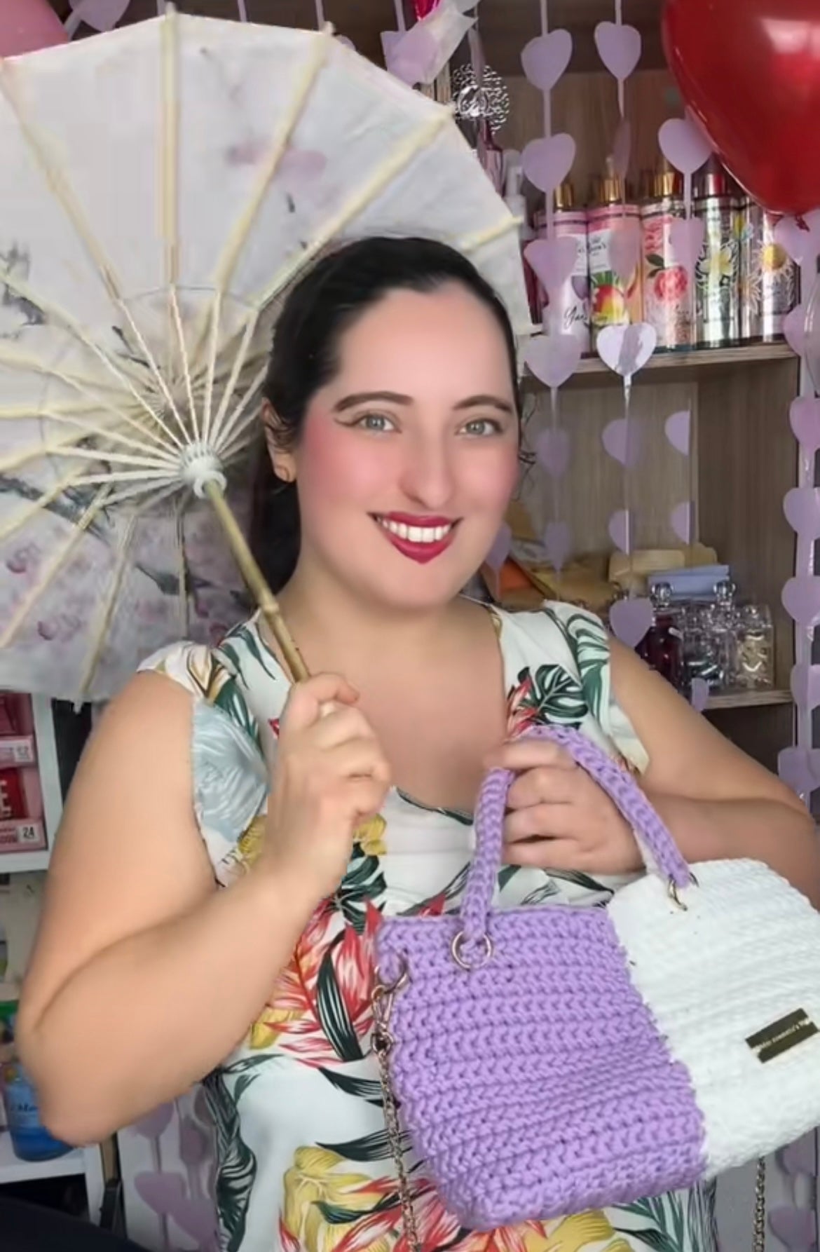 Sac à main violet et blanc