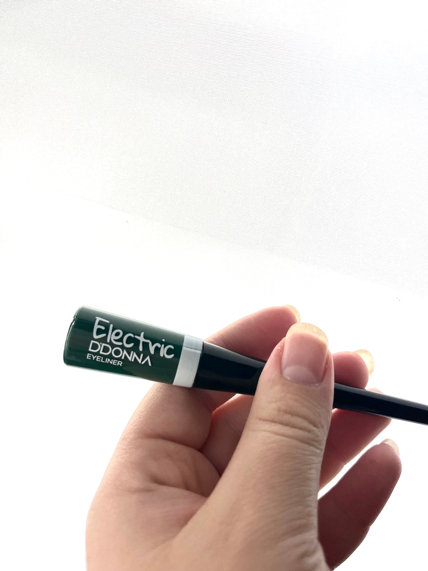 Eye-liner electric